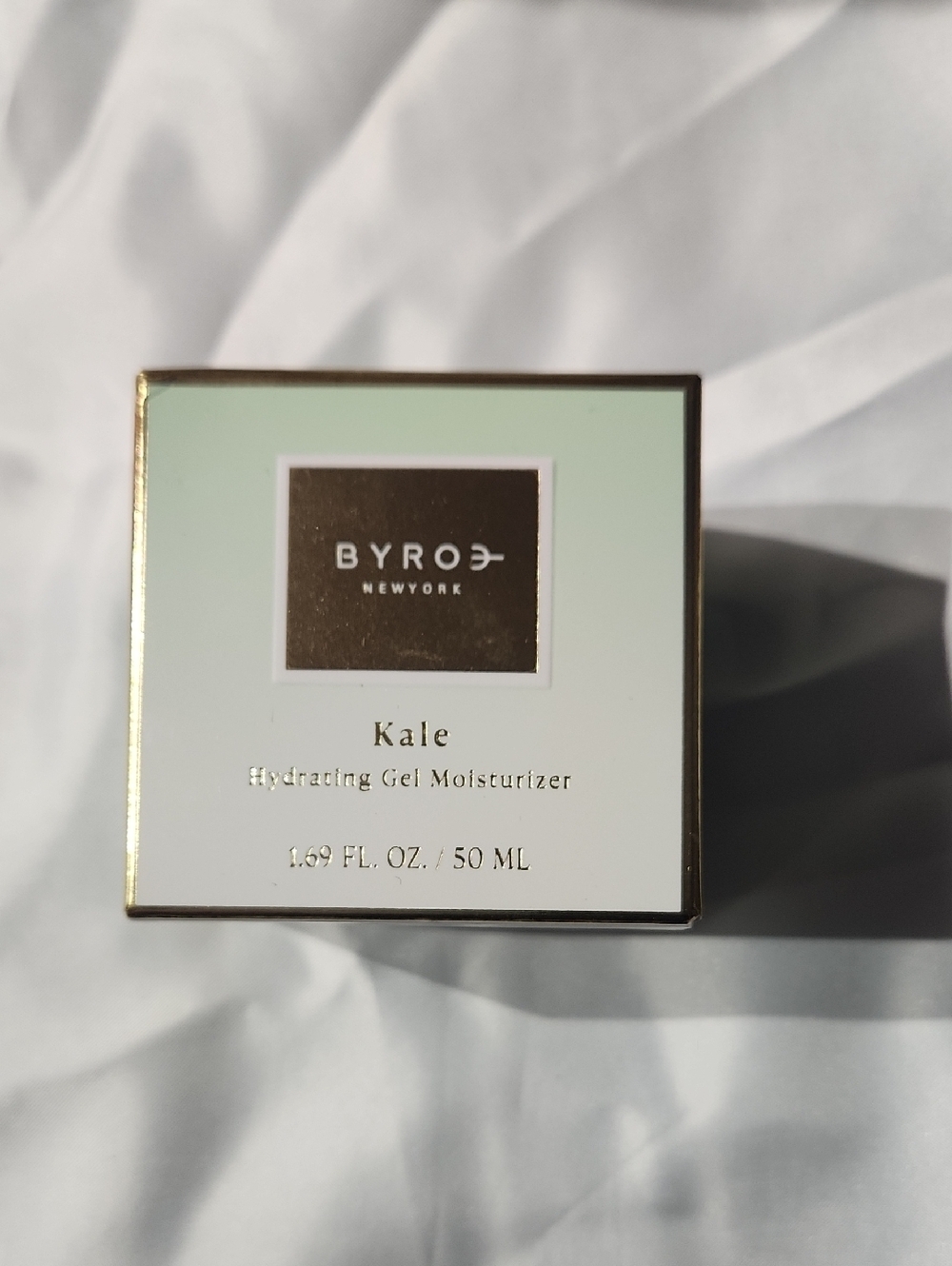 ROE Hydrating Gel Moisturizer - Mint & Gold Trim